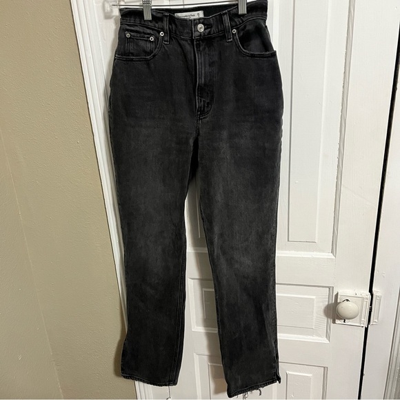 Abercrombie & Fitch 90s Straight Ultra High Rise Jeans 25 Black Split Hem 0 E2 - Picture 1 of 9
